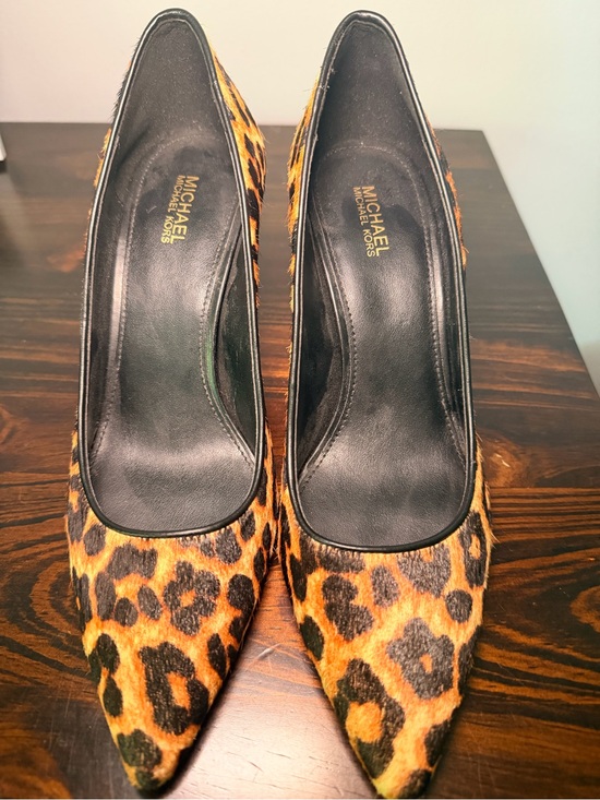 MICHAEL Michael Kors Shoes - MICHAEL Michael Kors Leopard Print Pumps - Size 7